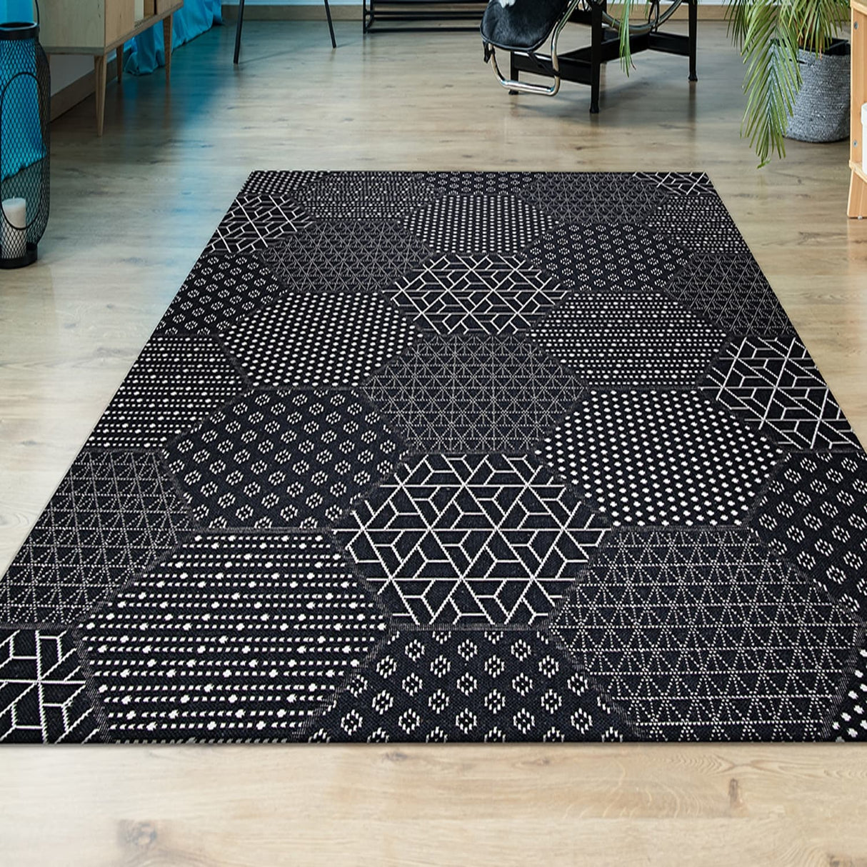 Dream Decor Rugs Hampton Cathode Black Indoor Outdoor Area Rug