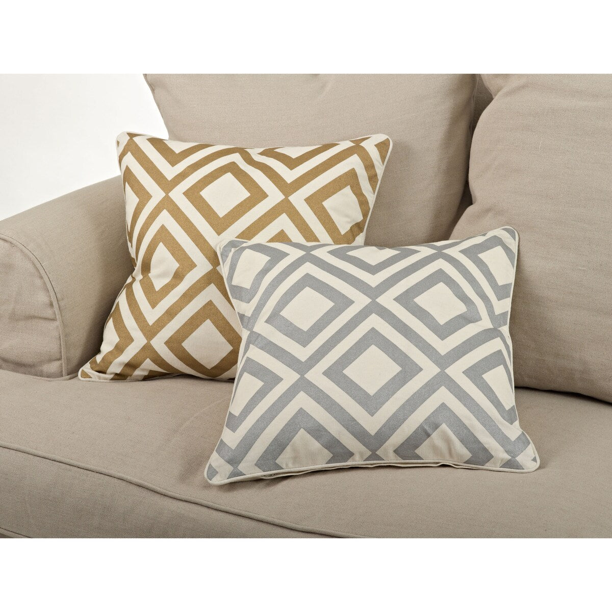 Printed Throw Pillow Cover With Diamond Design (Set of 2)