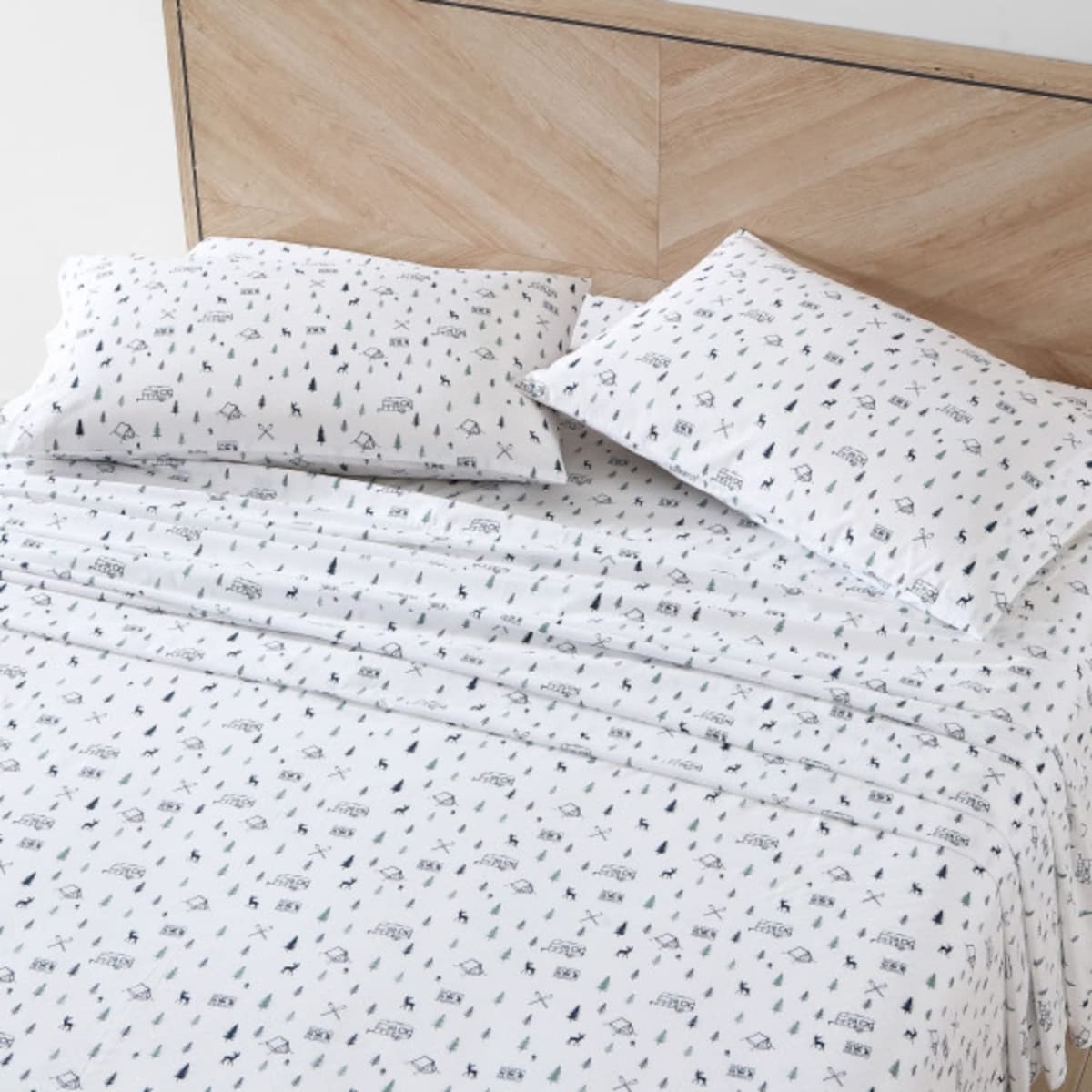 Queen Sheets, Cotton Percale Bedding Set, Crisp & Cool Home Decor (Campout Dark Blue, 4 Pieces, Queen)