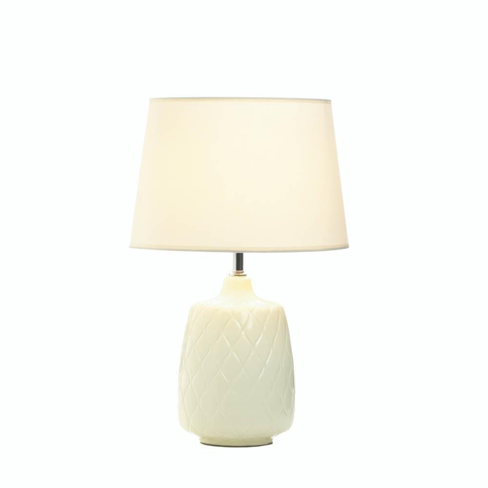 Quilted diamonds table lamp