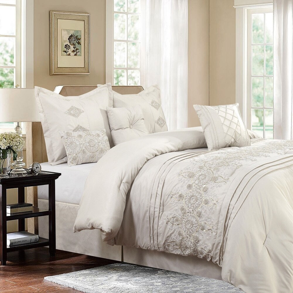 Registry - 7 piece Comforter bed set - Queen