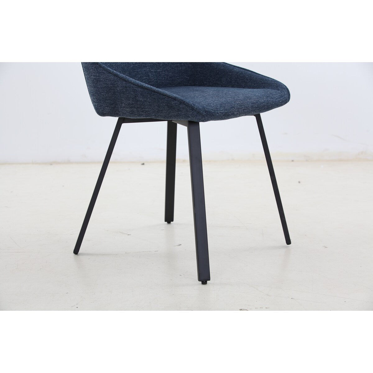 Restaurant Chair, Metal Chair Legs, High Backrest, Velvet Thickened Seat Cushions (4 Pieces)