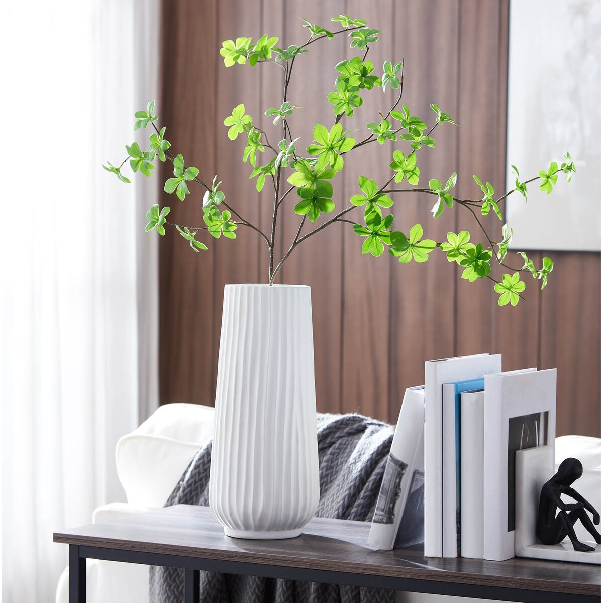Ribbed Deco Vase