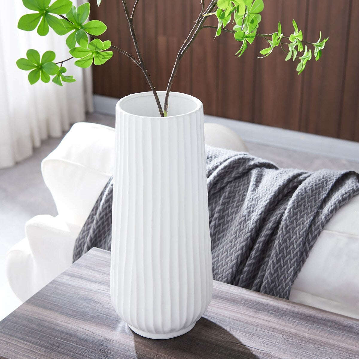 Ribbed Deco Vase