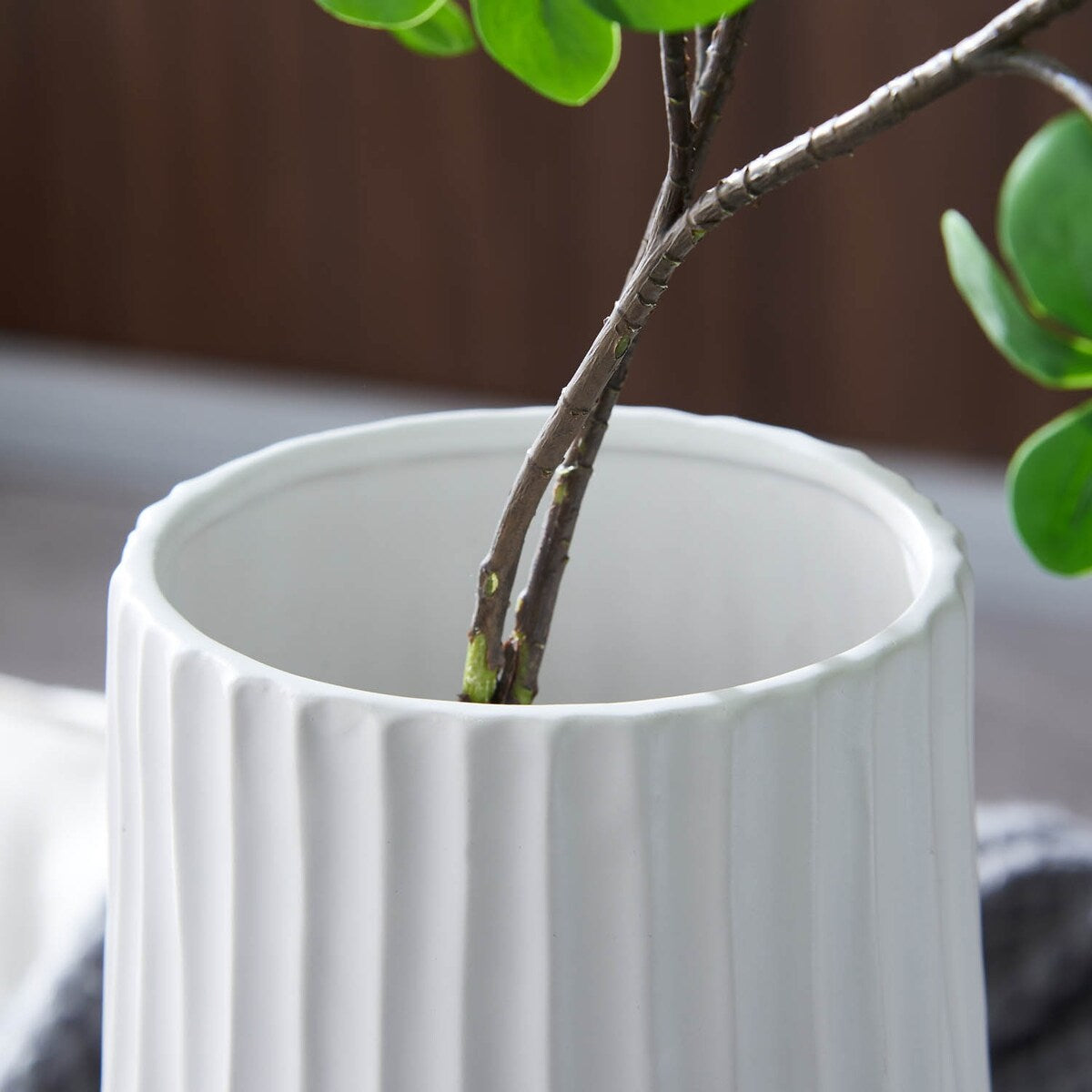 Ribbed Deco Vase