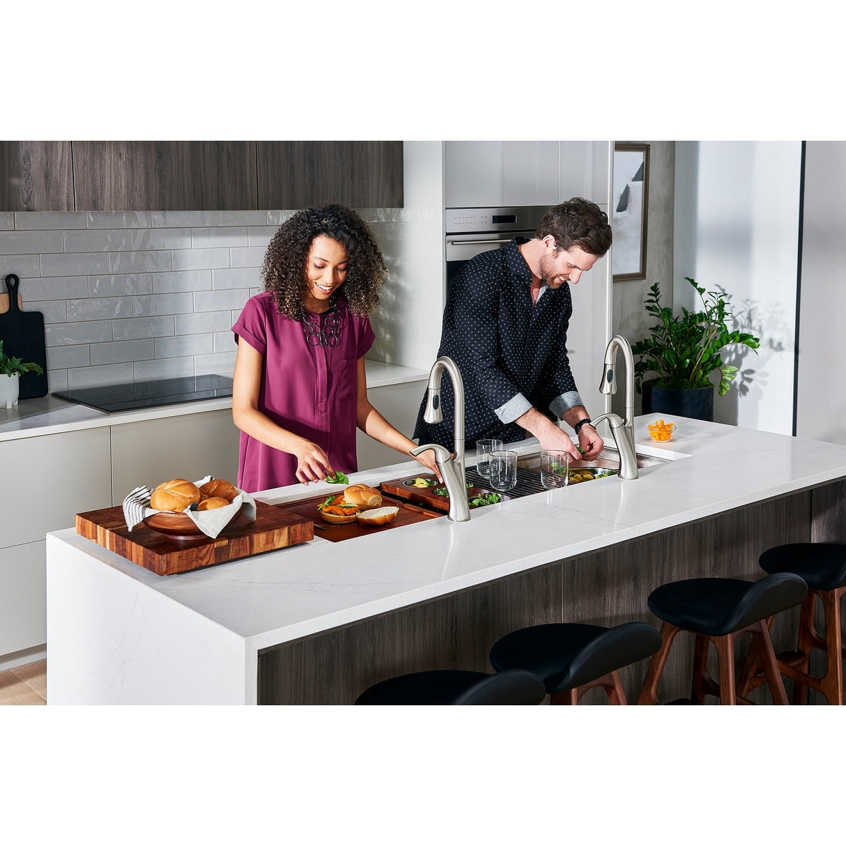 33-inch Workstation Two-Tiered Ledge Kitchen Sink Undermount 16 Gauge Stainless Steel RVH8222
