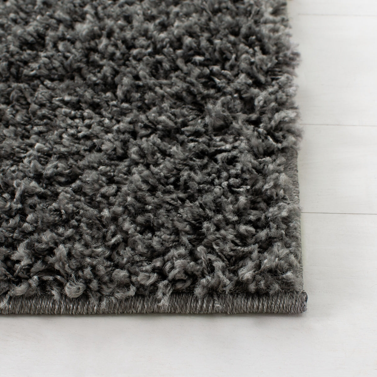 SAFAVIEH Arizona Shag Mechtilde 1.6-inch Thick Rug