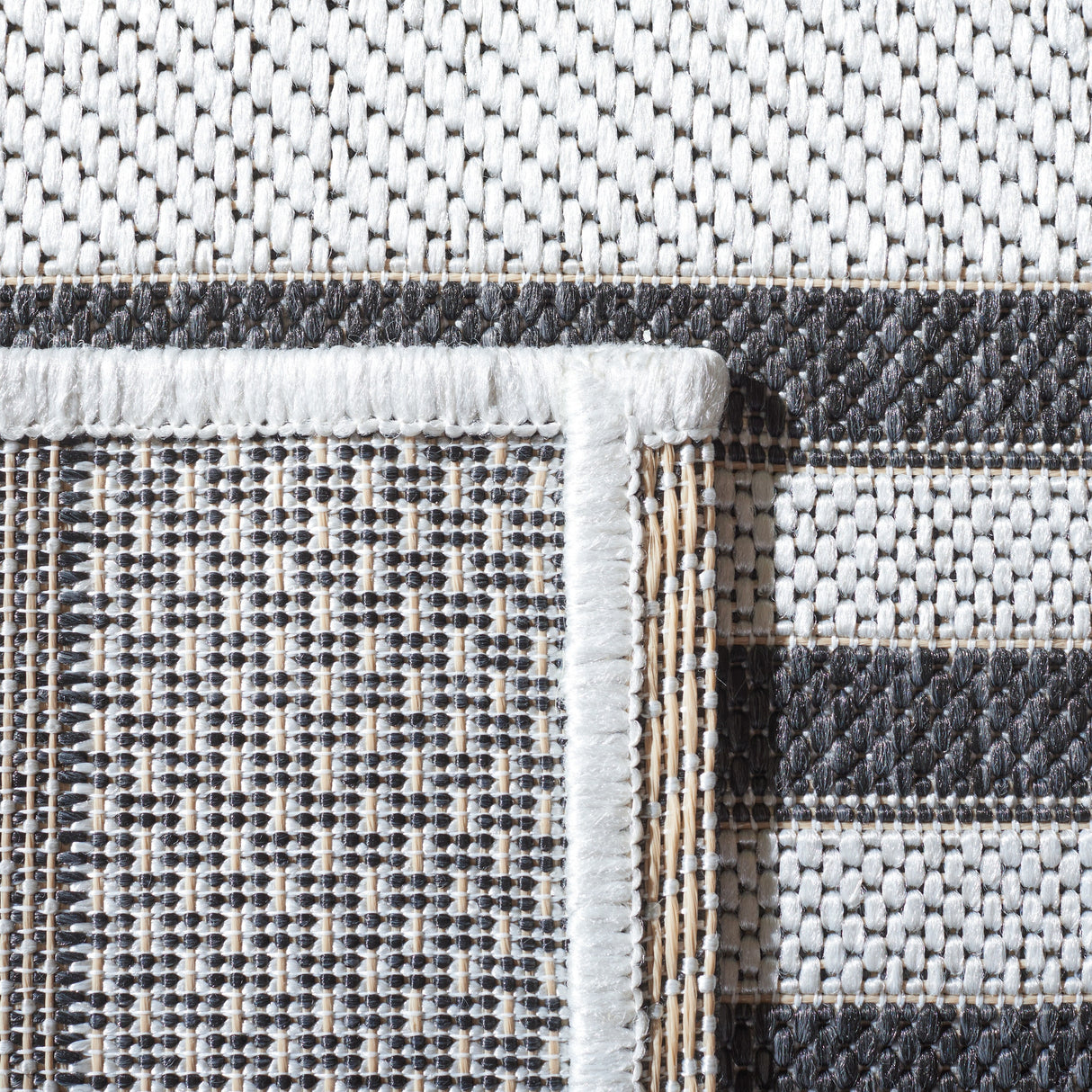 SAFAVIEH Beach House Mecbure Indoor/ Outdoor Waterproof Patio Backyard Rug