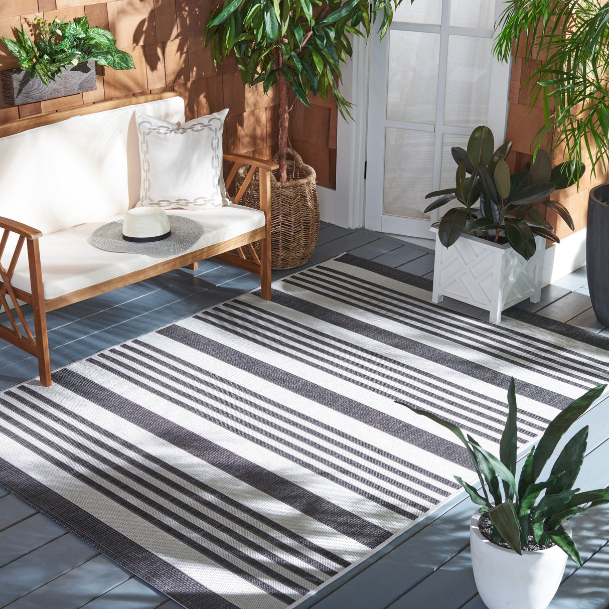 SAFAVIEH Beach House Mecbure Indoor/ Outdoor Waterproof Patio Backyard Rug