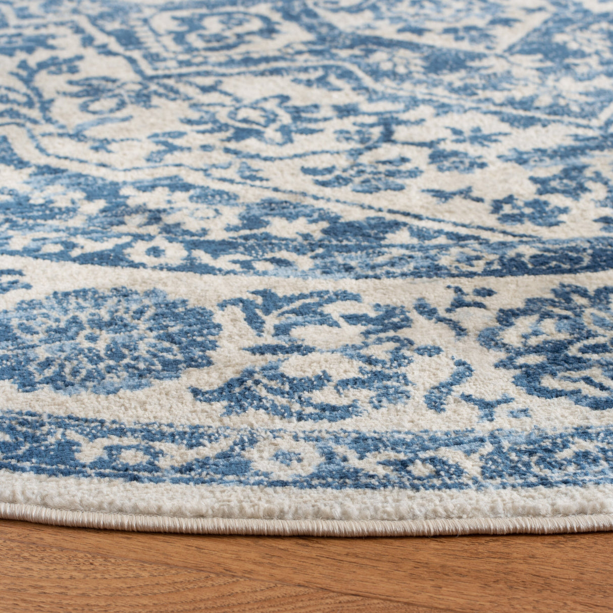 SAFAVIEH Brentwood Þordis Oriental Medallion Rug