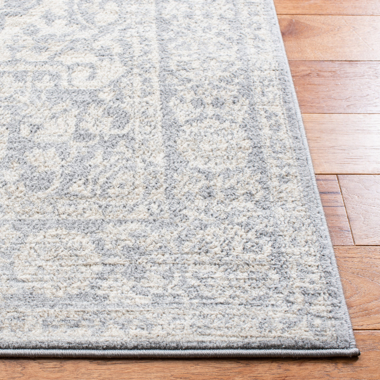 SAFAVIEH Brentwood Þordis Oriental Medallion Rug