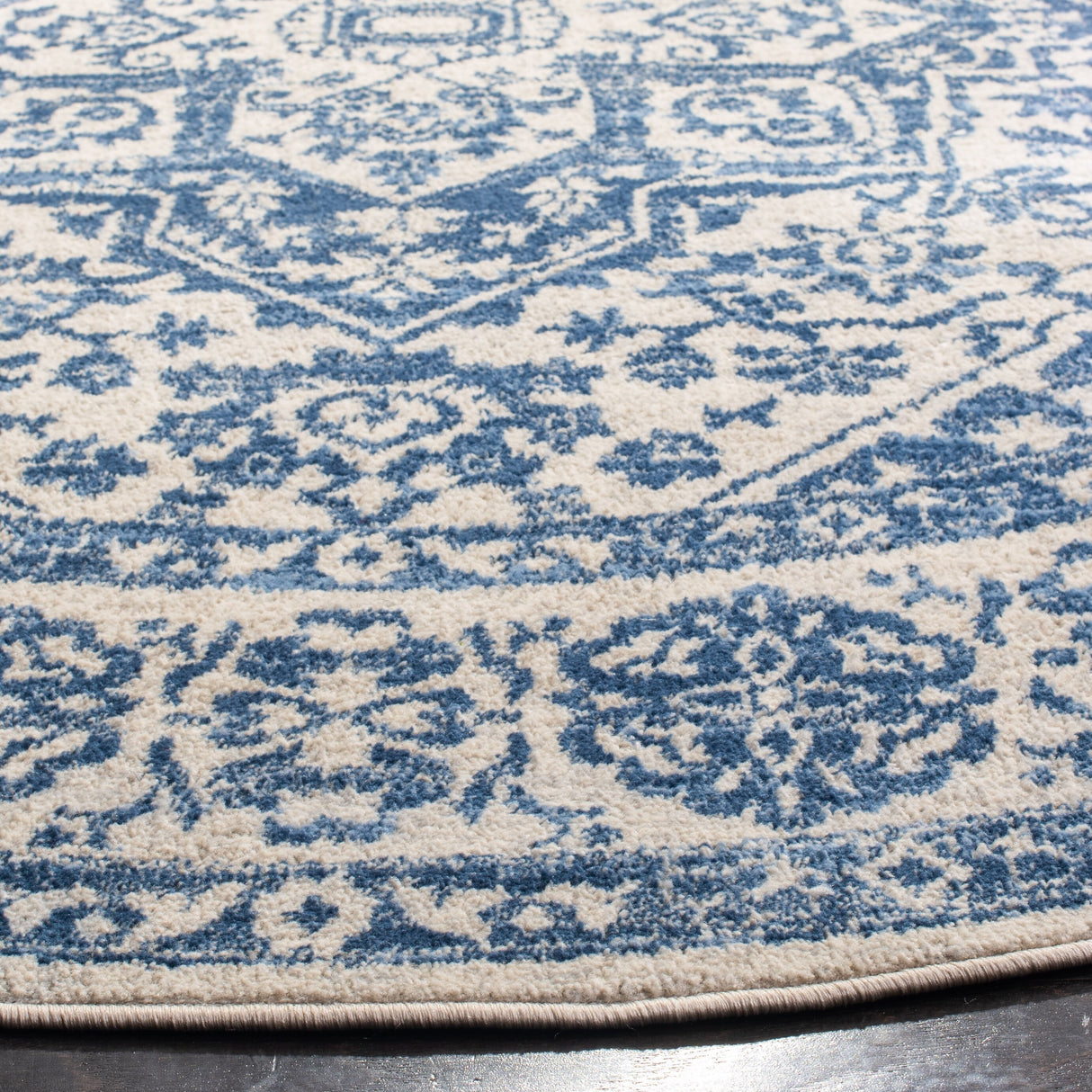 SAFAVIEH Brentwood Þordis Oriental Medallion Rug