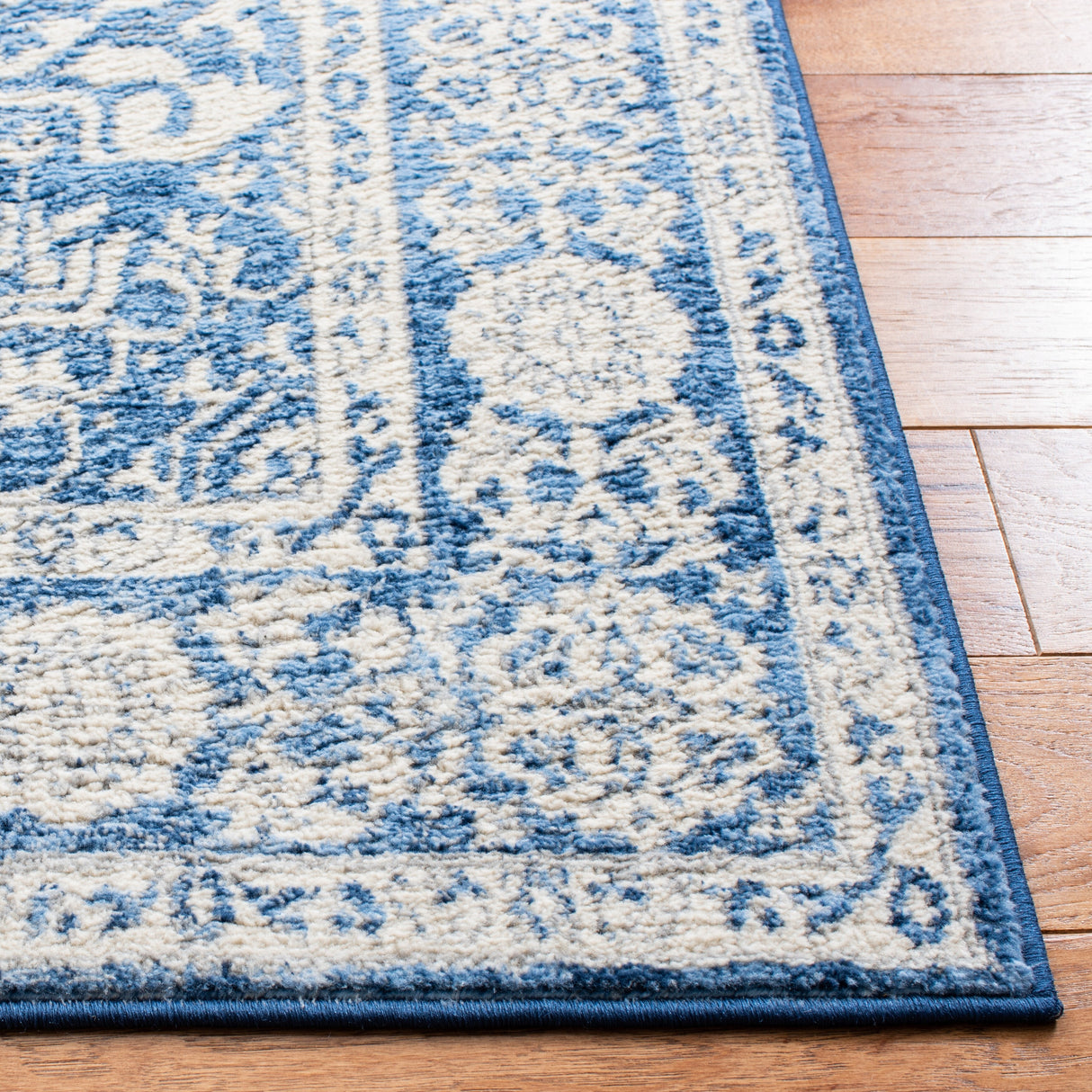 SAFAVIEH Brentwood Þordis Oriental Medallion Rug
