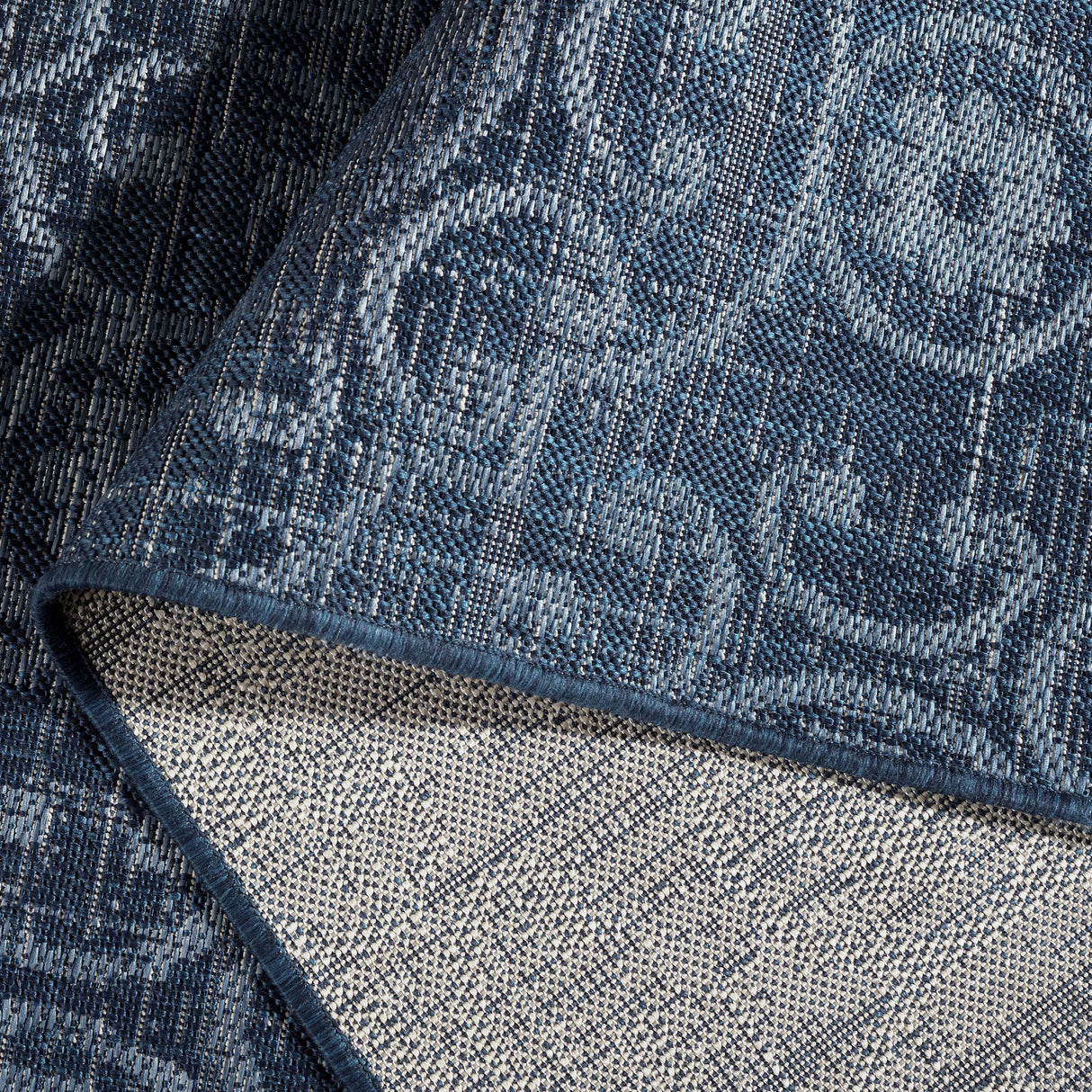 SAFAVIEH Courtyard Meghana Transitional Indoor/Outdoor Rug