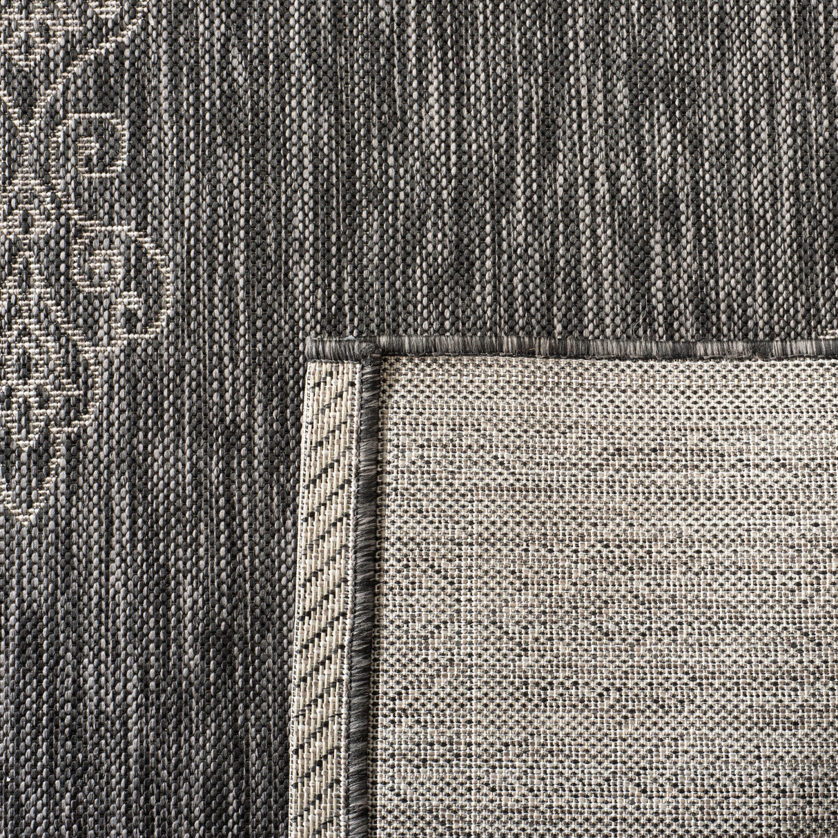 SAFAVIEH Courtyard Zikrija Indoor/ Outdoor Waterproof Patio Backyard Rug