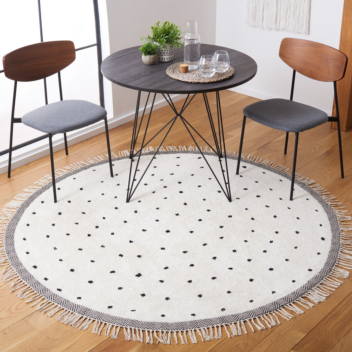 SAFAVIEH Easy Care Machine Washable Thieu Polka Dot Rug