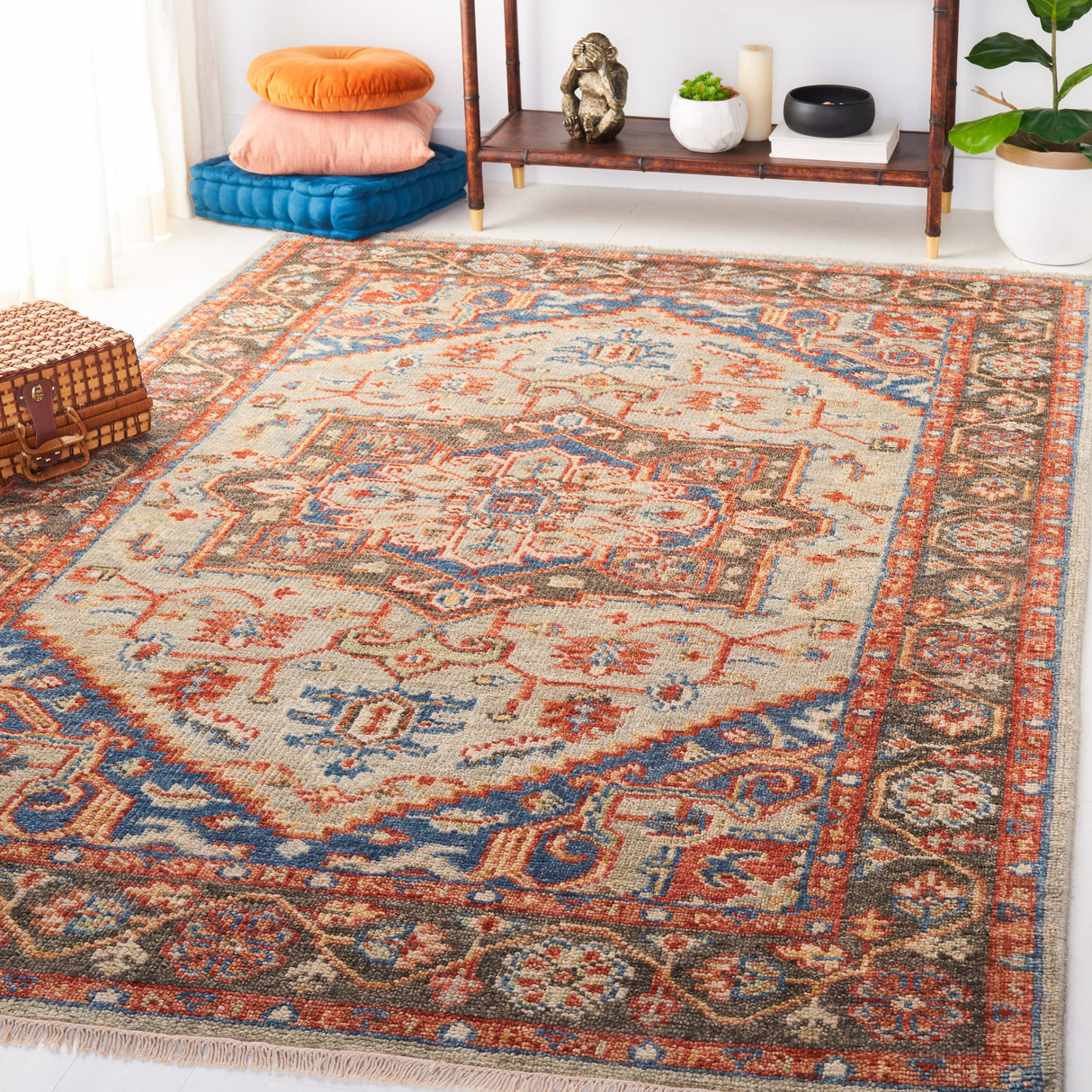 SAFAVIEH Hand-Knotted Samarkand Esin Traditional Wool Rug
