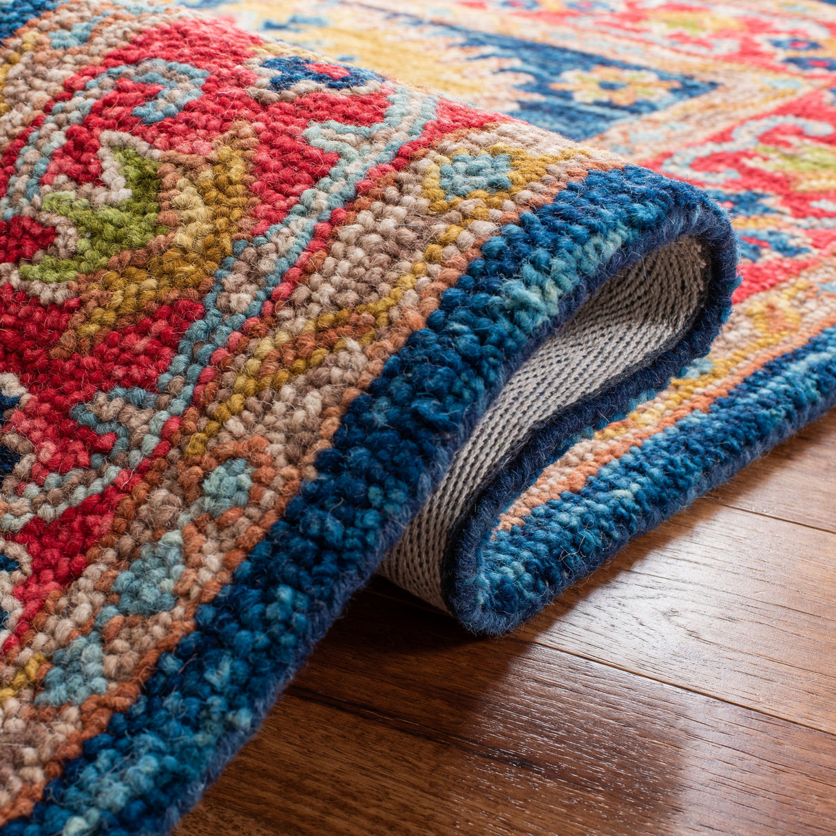 SAFAVIEH Handmade Aspen Anicette Bohemian Wool Rug