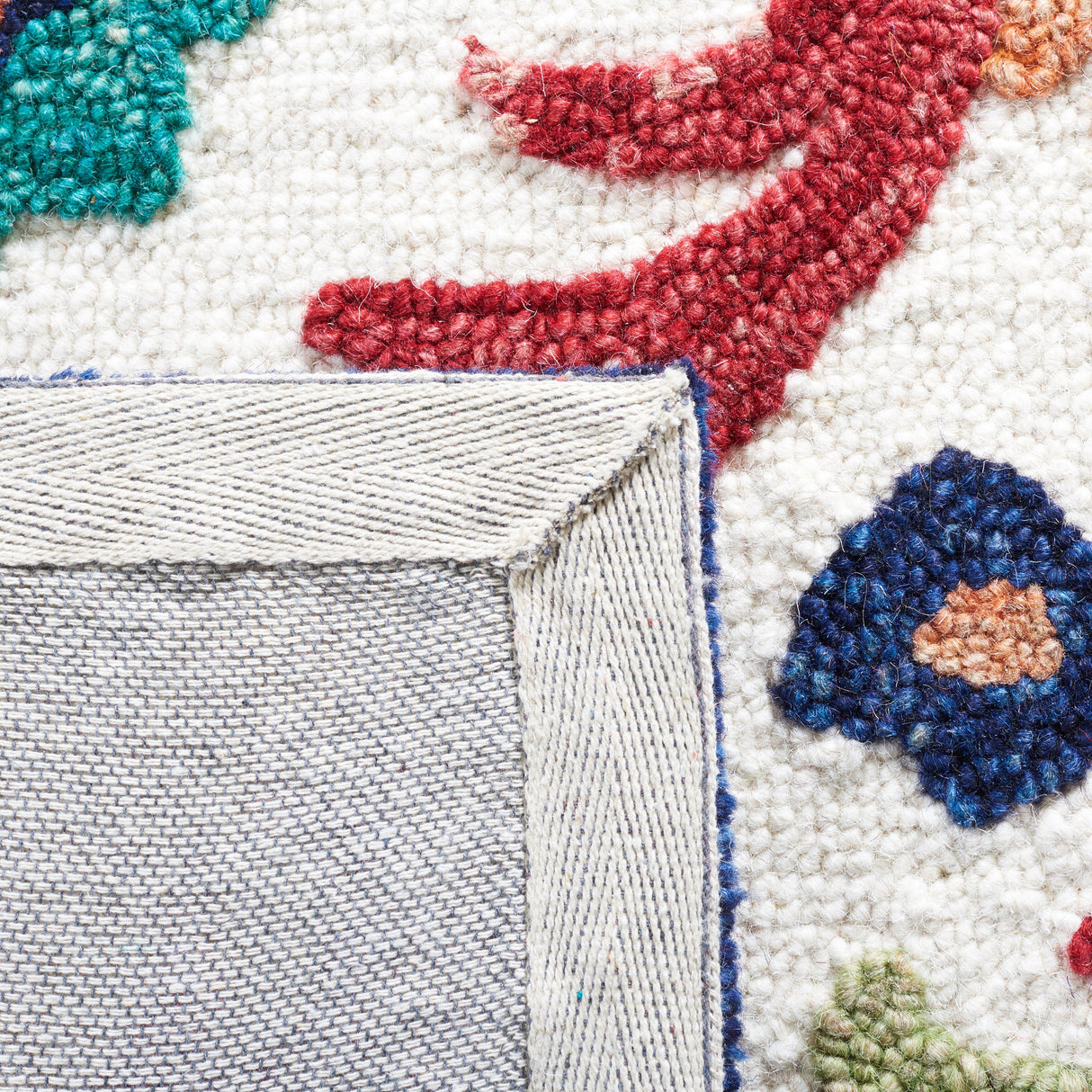 SAFAVIEH Handmade Blossom Malka Floral Wool Rug