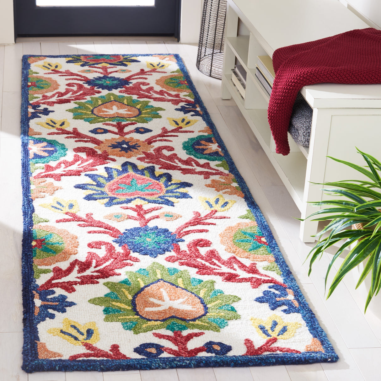 SAFAVIEH Handmade Blossom Malka Floral Wool Rug