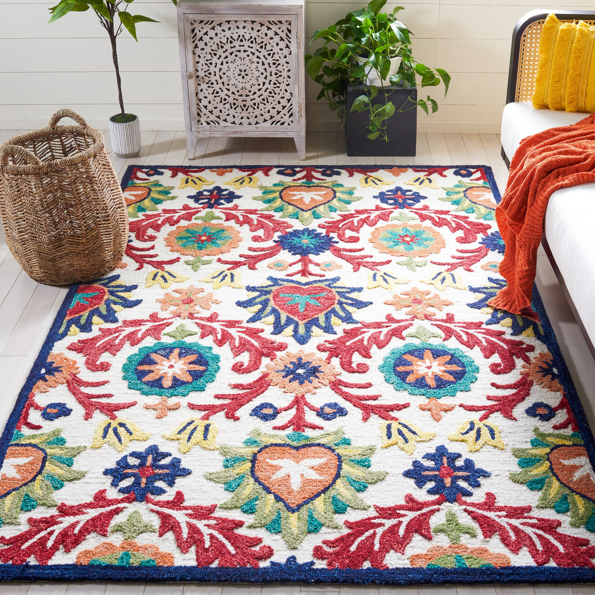 SAFAVIEH Handmade Blossom Malka Floral Wool Rug