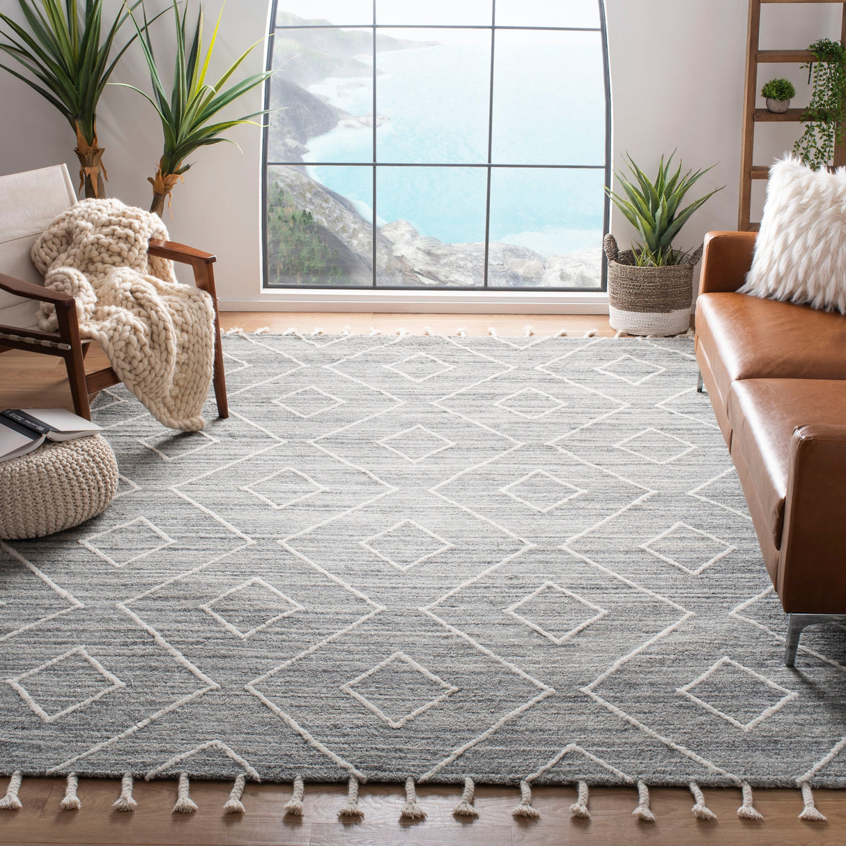 SAFAVIEH Handmade Casablanca Shag Desi Tribal Wool Rug