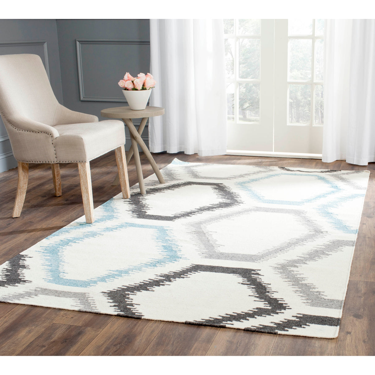 SAFAVIEH Handmade Flatweave Dhurries Solza Modern Wool Rug