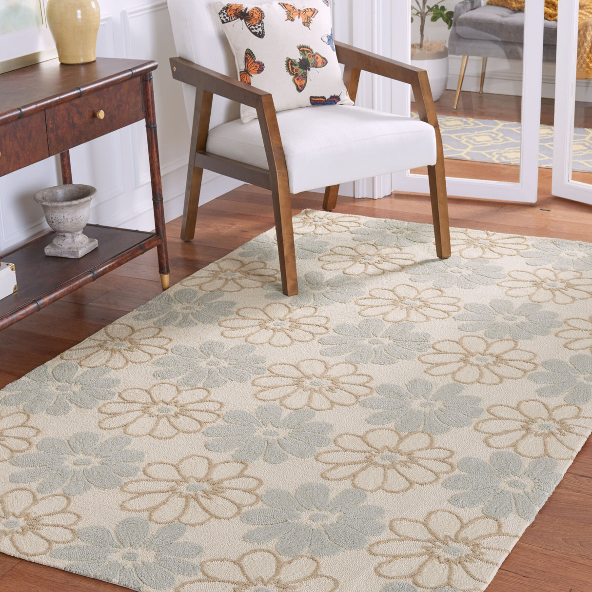 SAFAVIEH Handmade Four Seasons Olwen Floral Rug