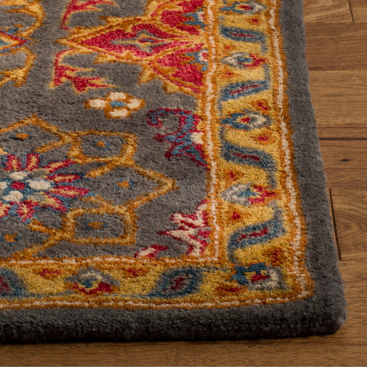 SAFAVIEH Handmade Heritage Liive Traditional Oriental Wool Rug