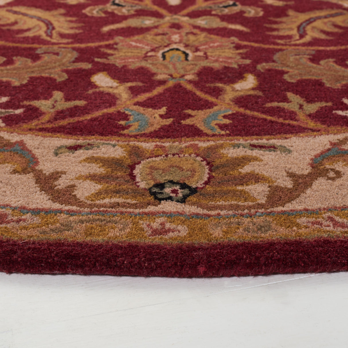 SAFAVIEH Handmade Heritage Lion Traditional Oriental Wool Rug