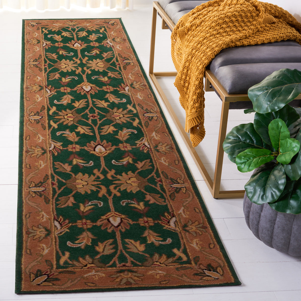 SAFAVIEH Handmade Heritage Lion Traditional Oriental Wool Rug