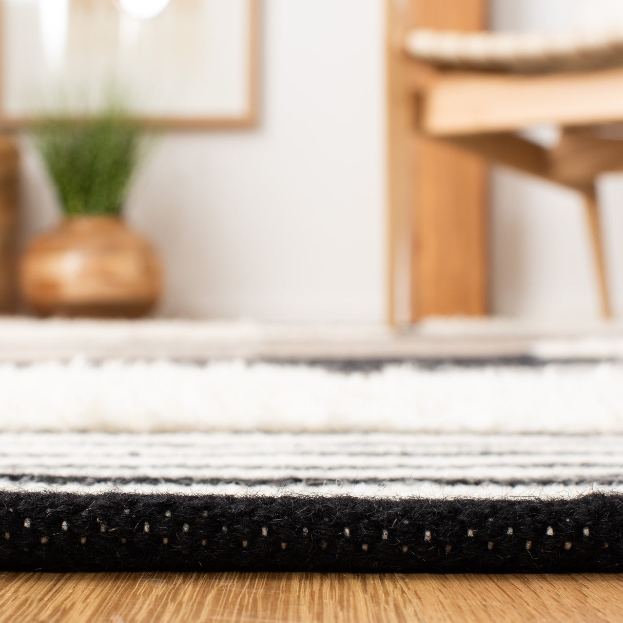 SAFAVIEH Handmade Kenya Margrith Modern Tribal Wool Rug