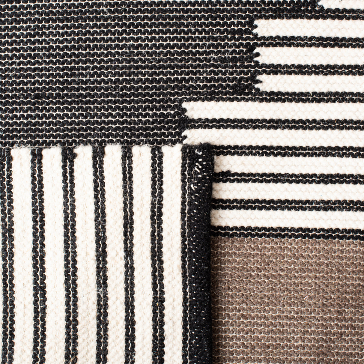 SAFAVIEH Handmade Kenya Margrith Modern Tribal Wool Rug