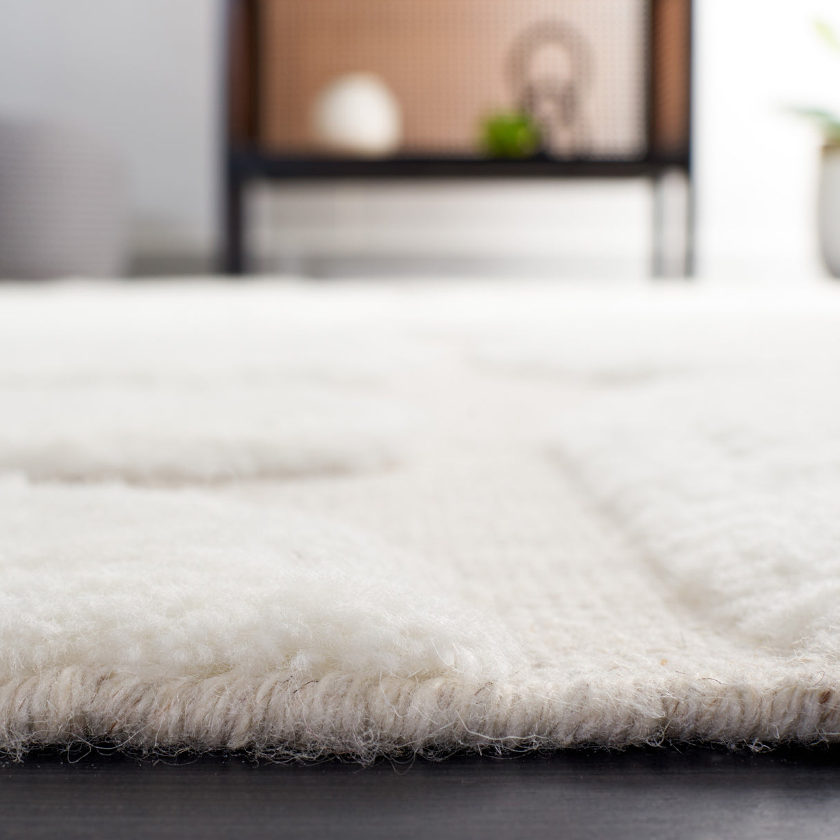 SAFAVIEH Handmade Manhattan Bernice Modern Wool Rug