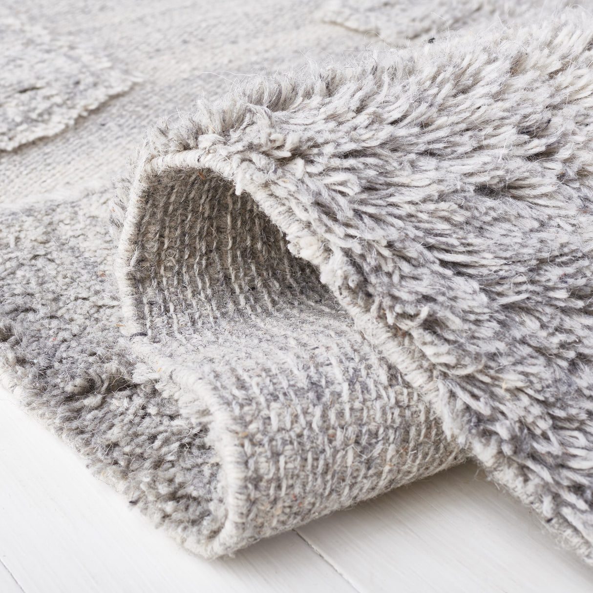 SAFAVIEH Handmade Manhattan Bernice Modern Wool Rug