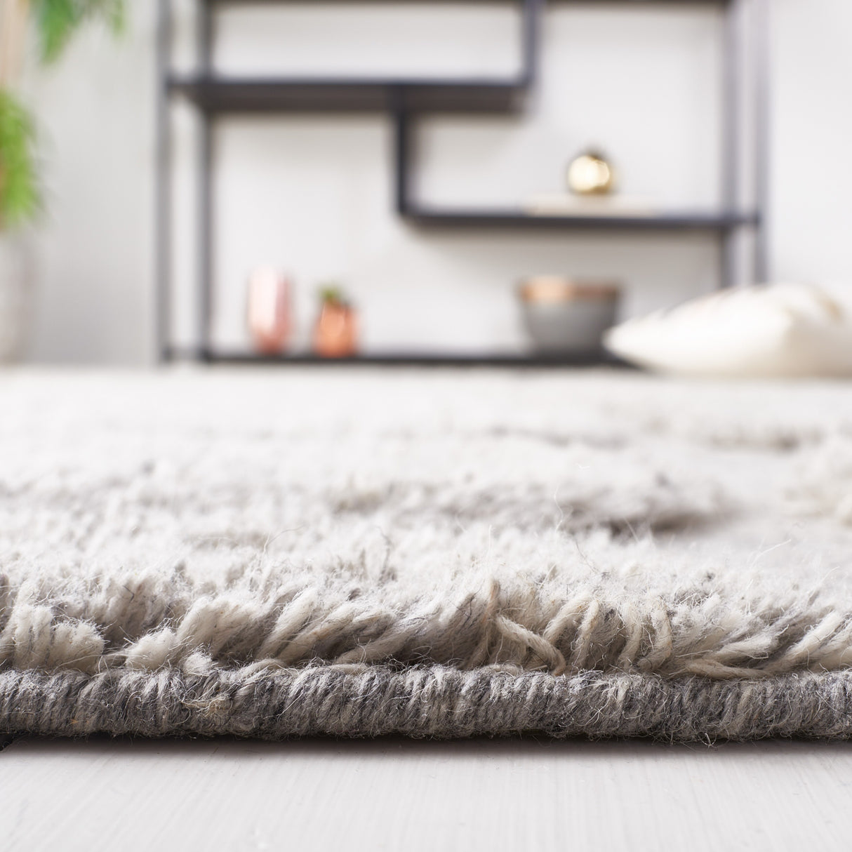 SAFAVIEH Handmade Manhattan Bernice Modern Wool Rug