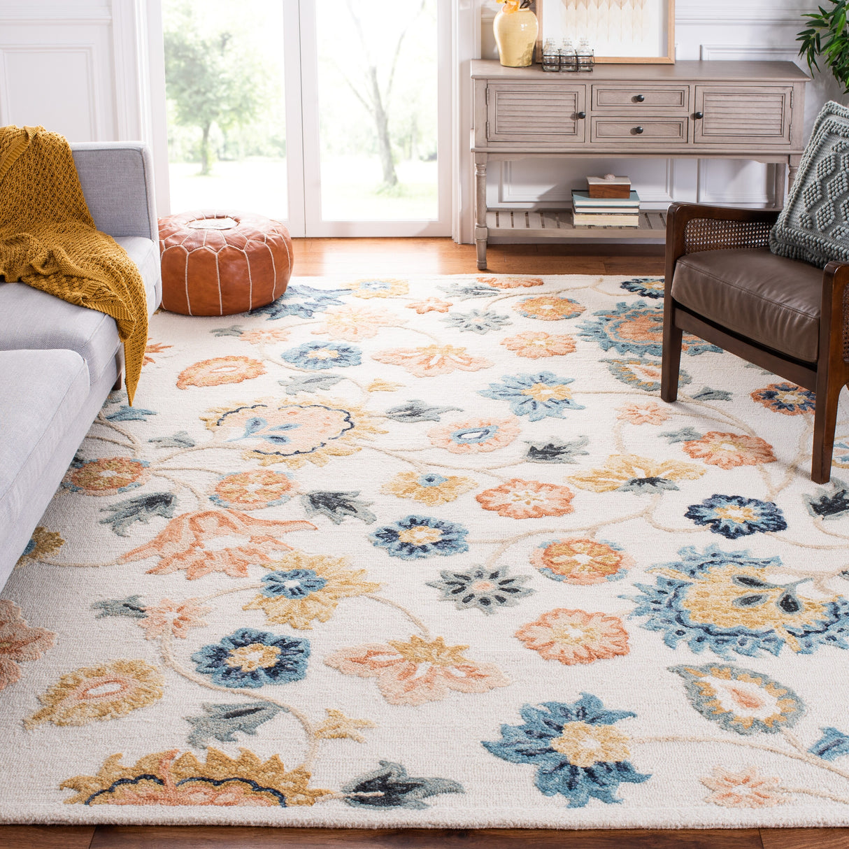 SAFAVIEH Handmade Metro Astghik Floral Wool Rug