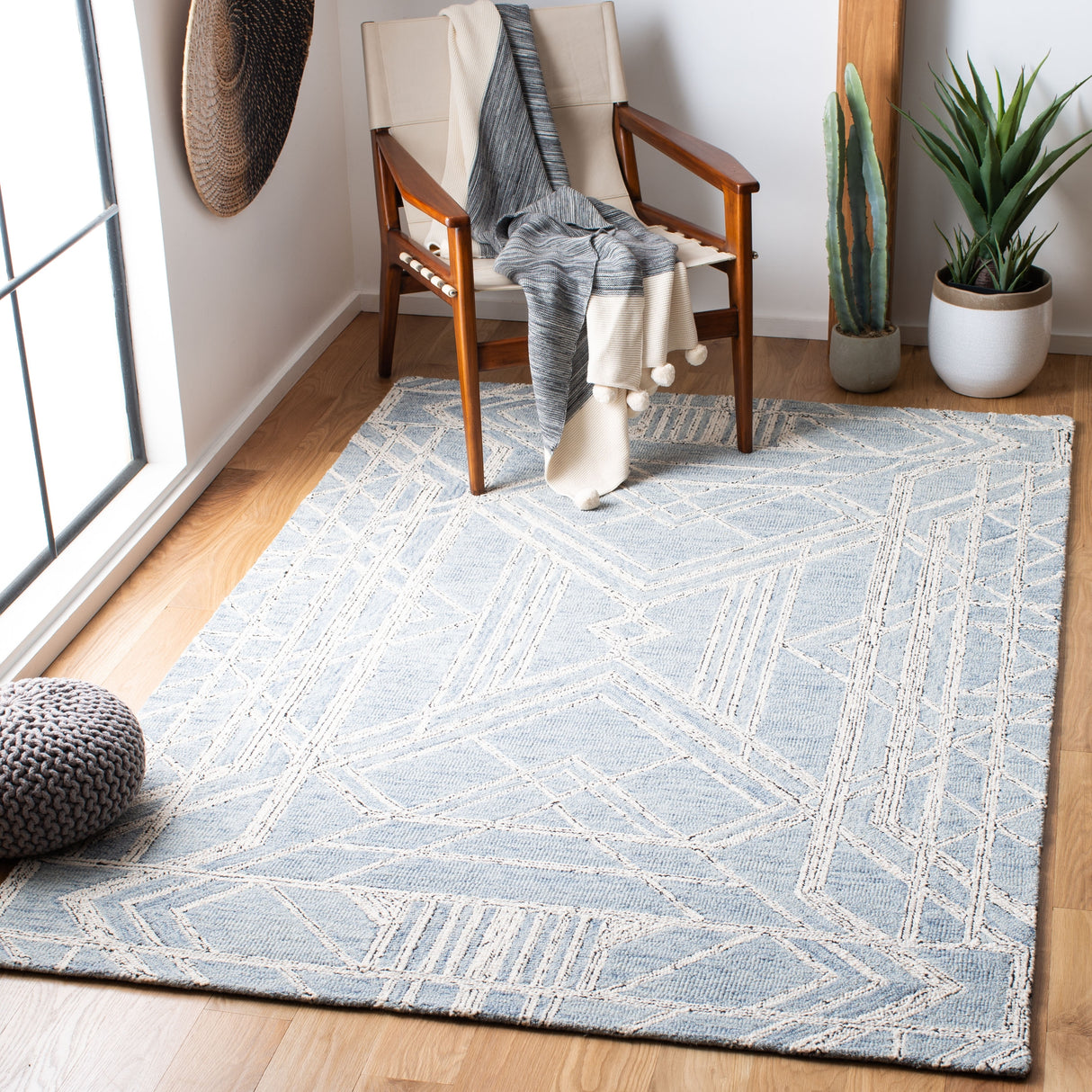 SAFAVIEH Handmade Micro-Loop Oprea Modern Wool Rug