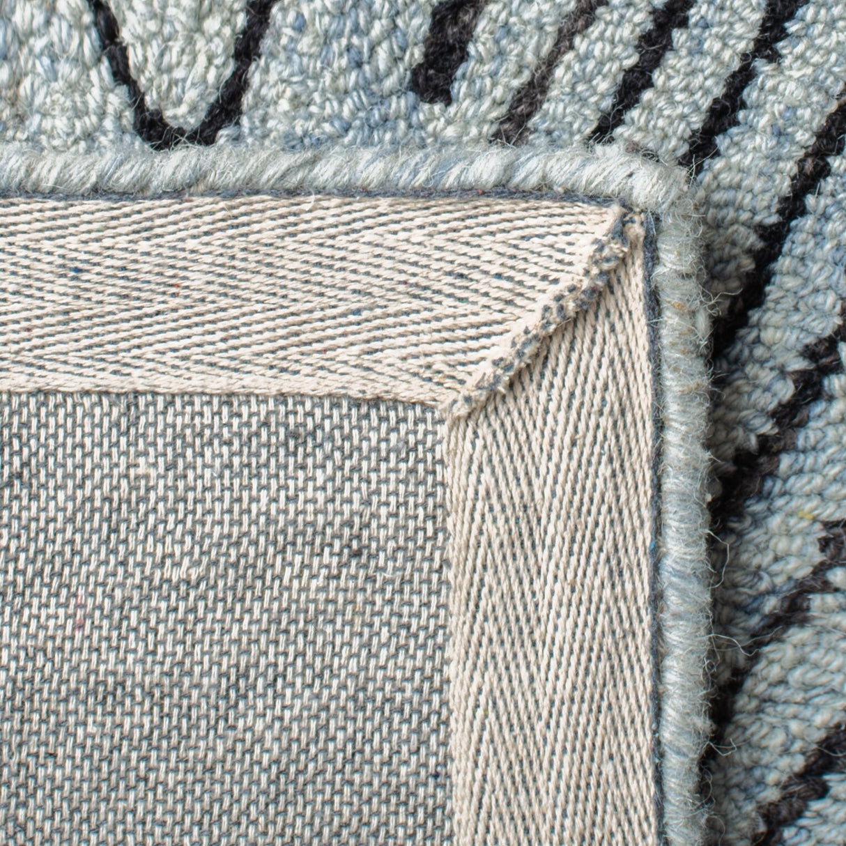SAFAVIEH Handmade Micro-Loop Rodanthi Modern Wool Rug