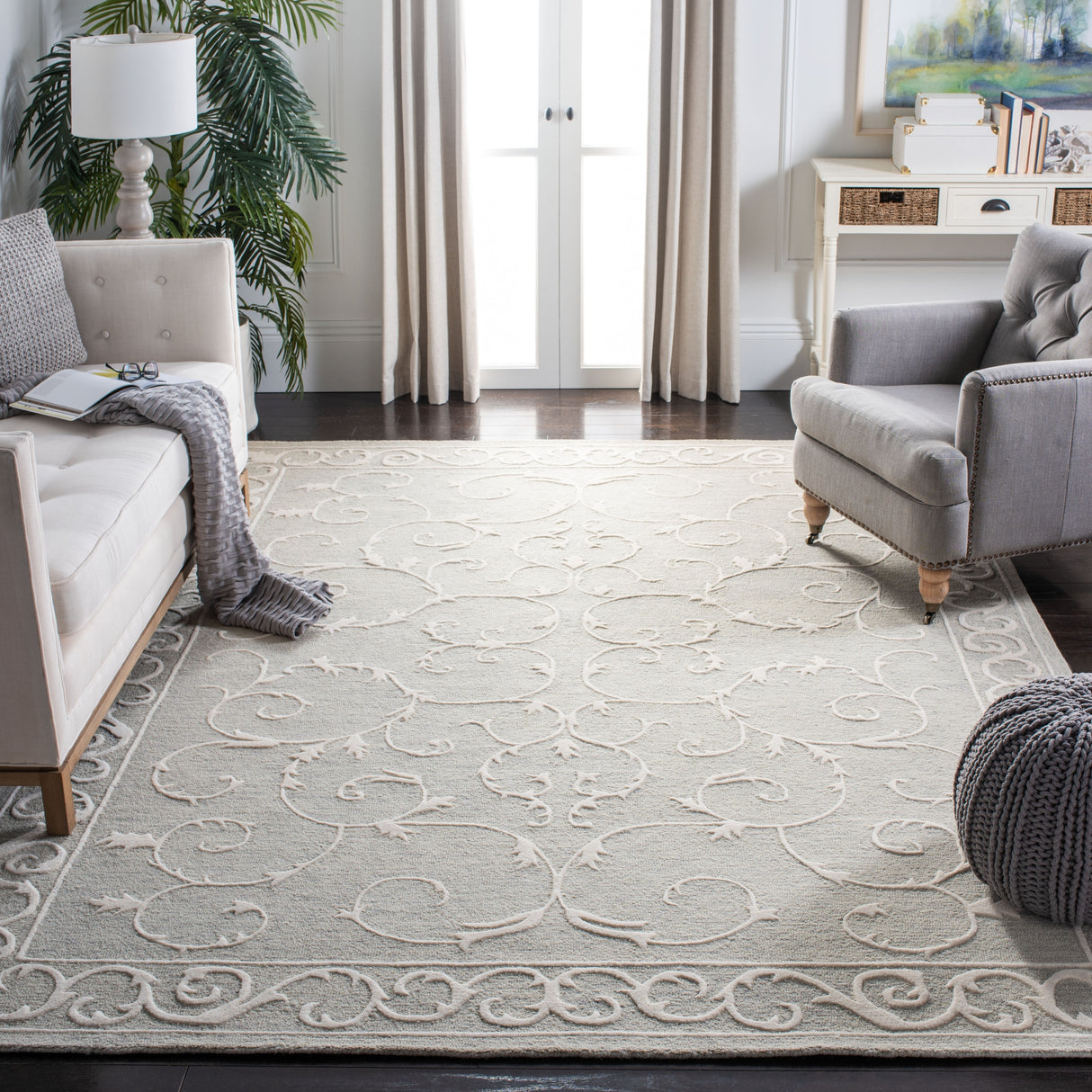 SAFAVIEH Handmade Micro-Loop Tomke Wool Rug
