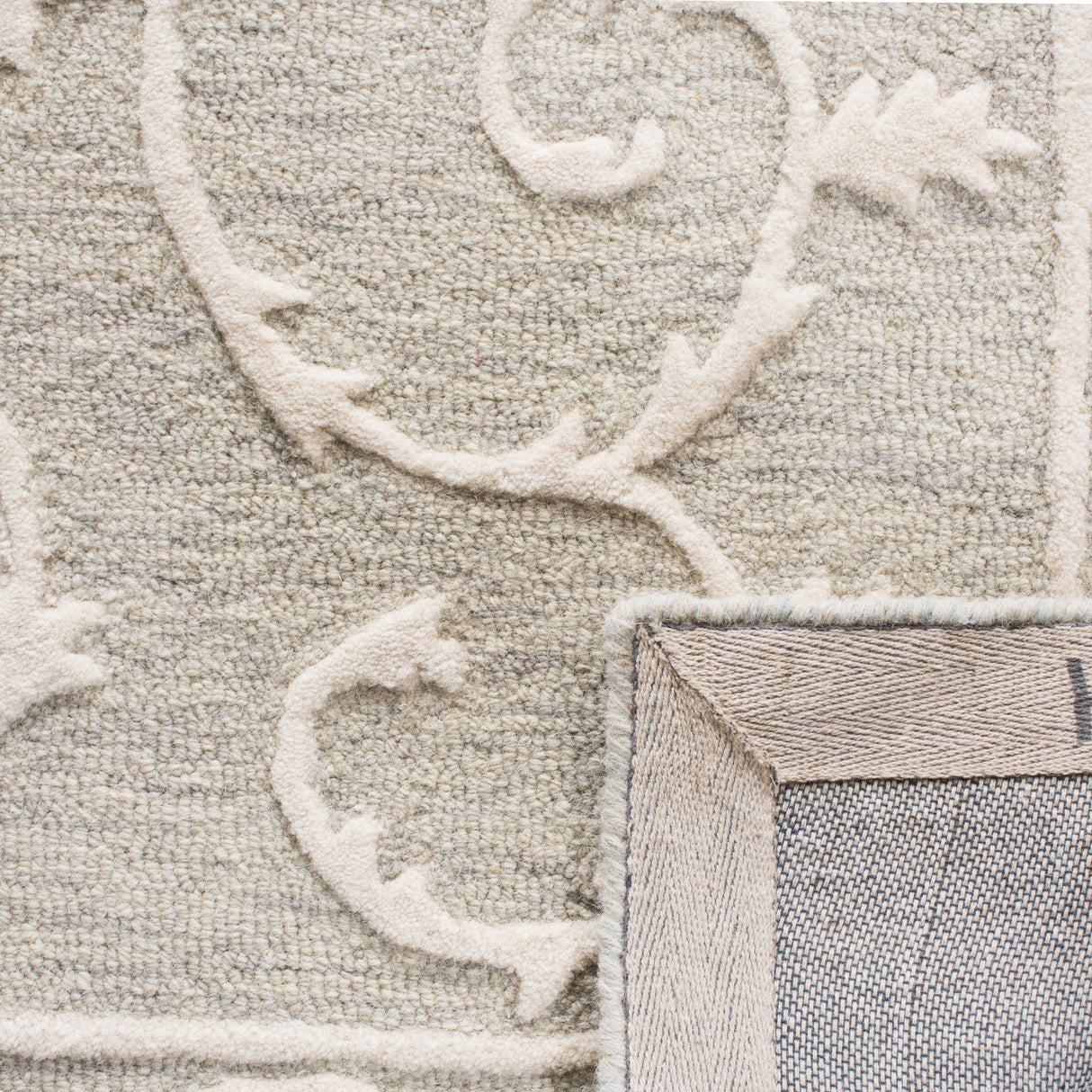 SAFAVIEH Handmade Micro-Loop Tomke Wool Rug