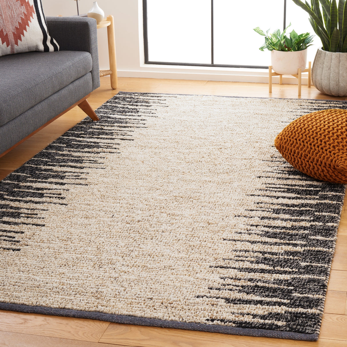 SAFAVIEH Handmade Natural Fiber Eliette Boho Jute & Wool