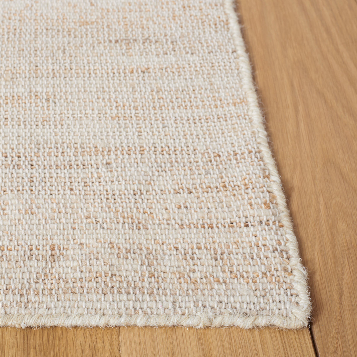 SAFAVIEH Handmade Natural Fiber Estefani Jute & Wool Rug