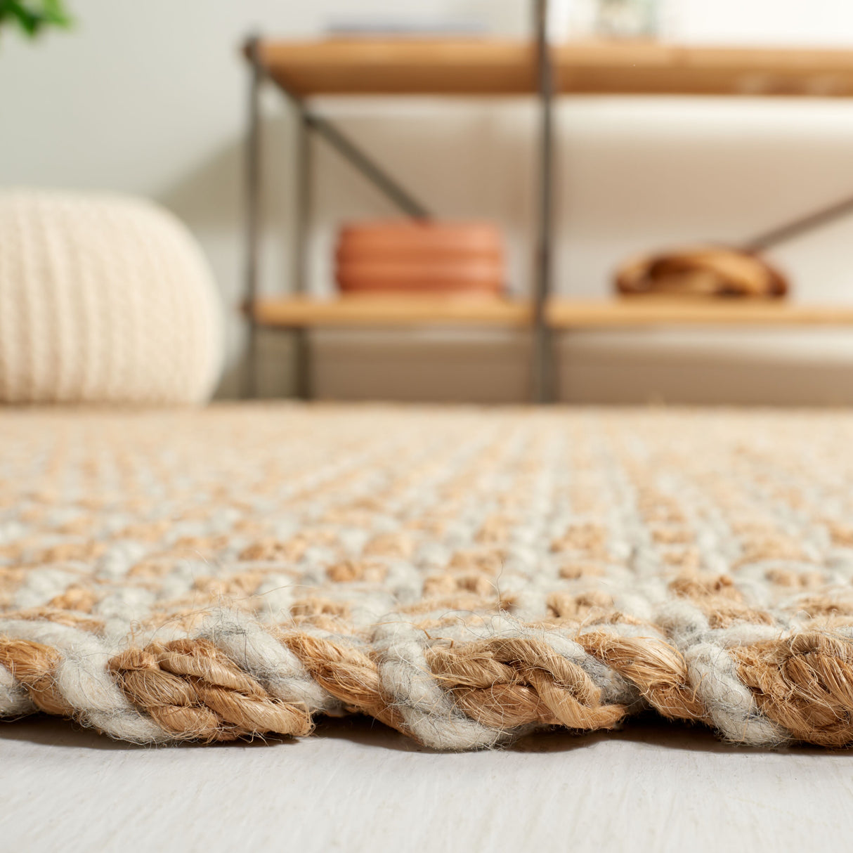SAFAVIEH Handmade Natural Fiber Karma Farmhouse Fringe Jute Rug