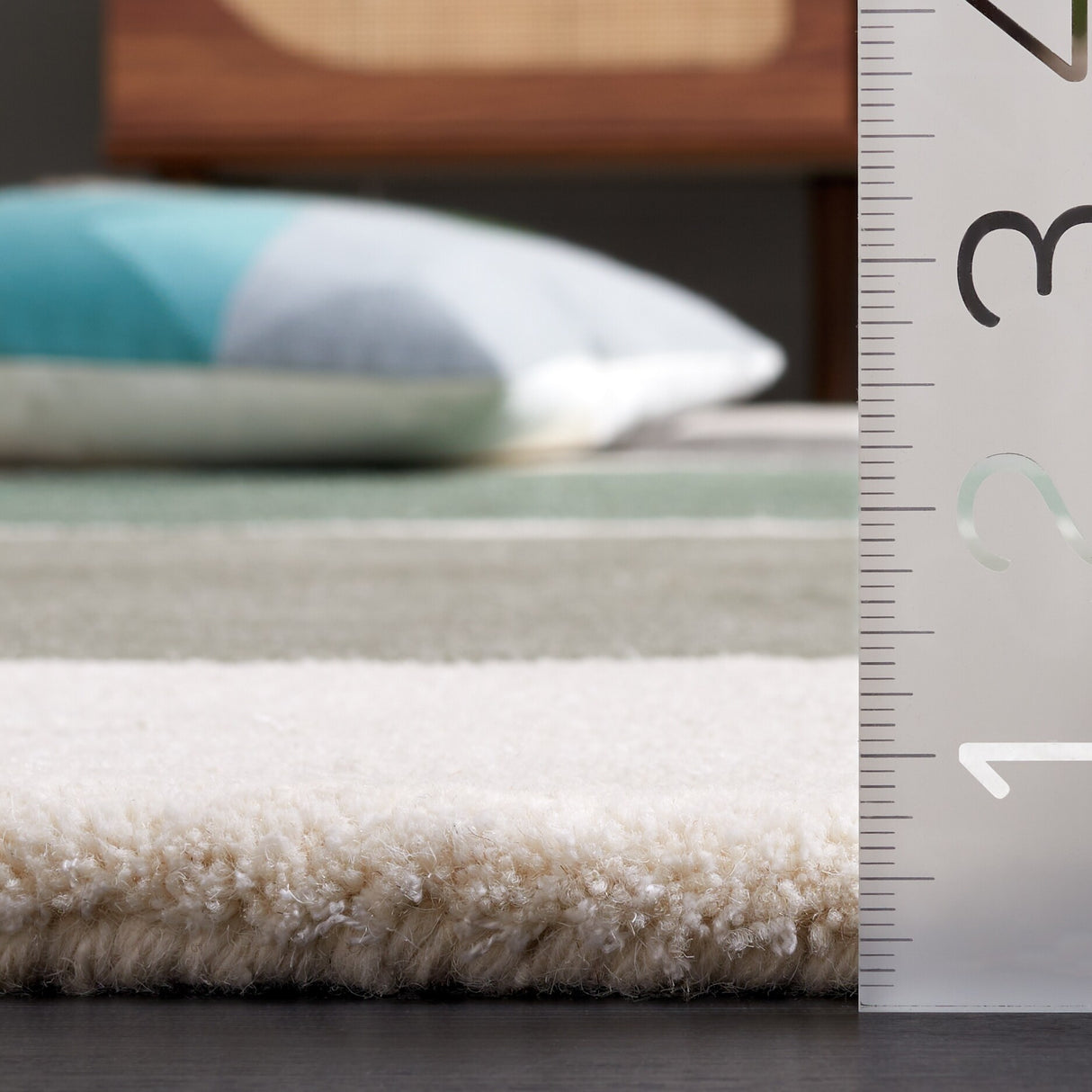 SAFAVIEH Handmade Rodeo Aniya Mid-Century Modern Wool Rug