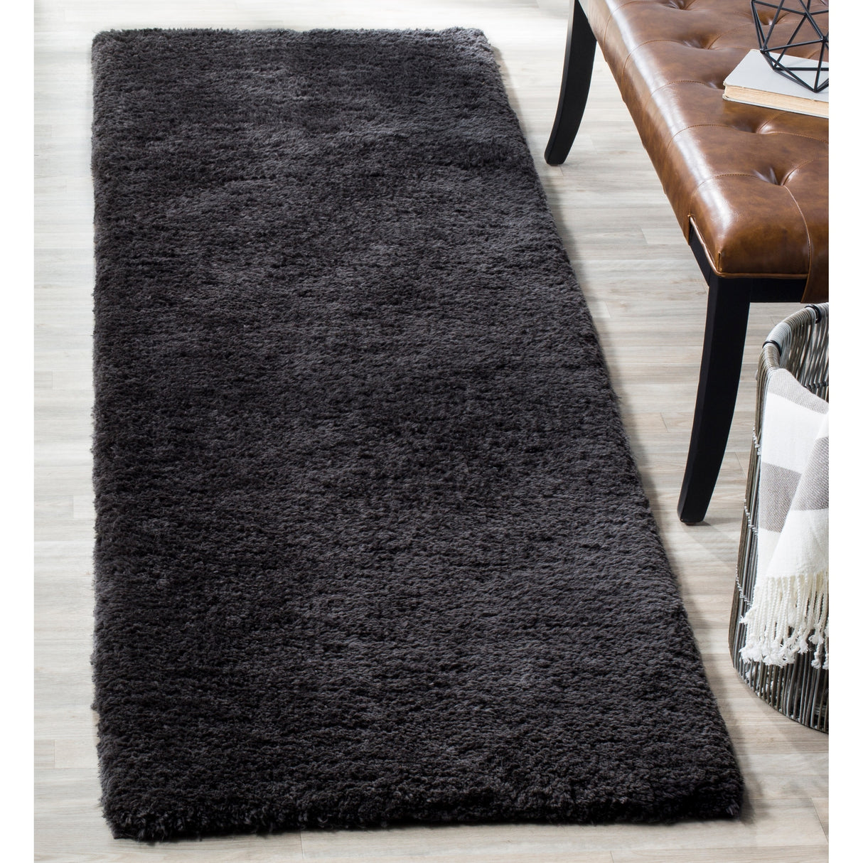 SAFAVIEH Handmade Sheep Shag Dochia Solid Polyester Rug