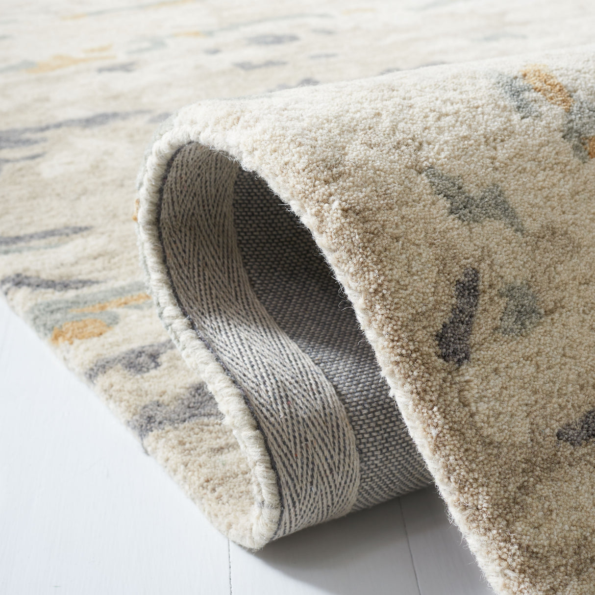 SAFAVIEH Handmade Soho Krysten Modern Wool Rug