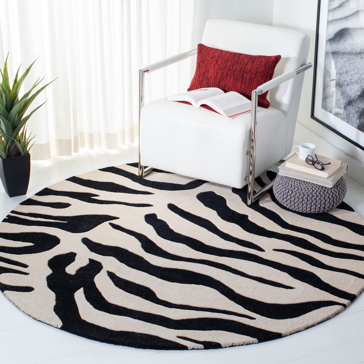 SAFAVIEH Handmade Soho Zejnije Zebra N.Z. Wool Rug