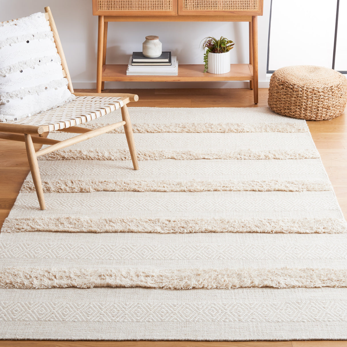 SAFAVIEH Handmade Vermont Adriane Rustic Boho Stripe Wool Rug