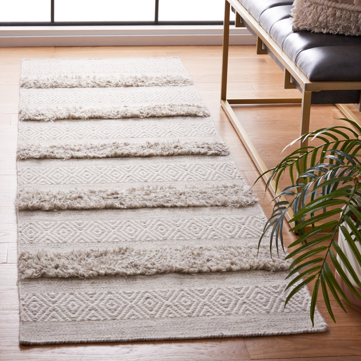 SAFAVIEH Handmade Vermont Adriane Rustic Boho Stripe Wool Rug